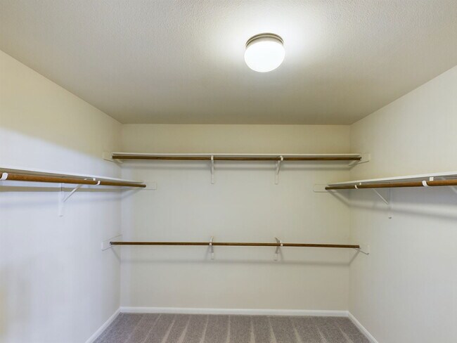 Building Photo - 15123 Meredith Ln