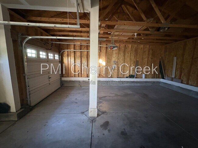 Building Photo - 22472 E Union Cir