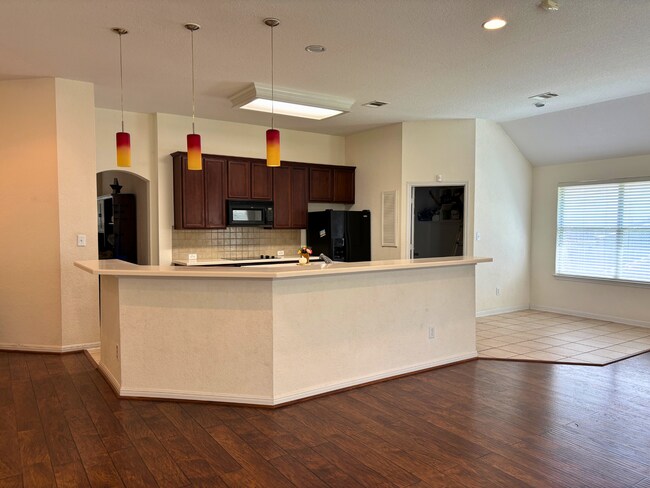 Building Photo - 56 Medici
