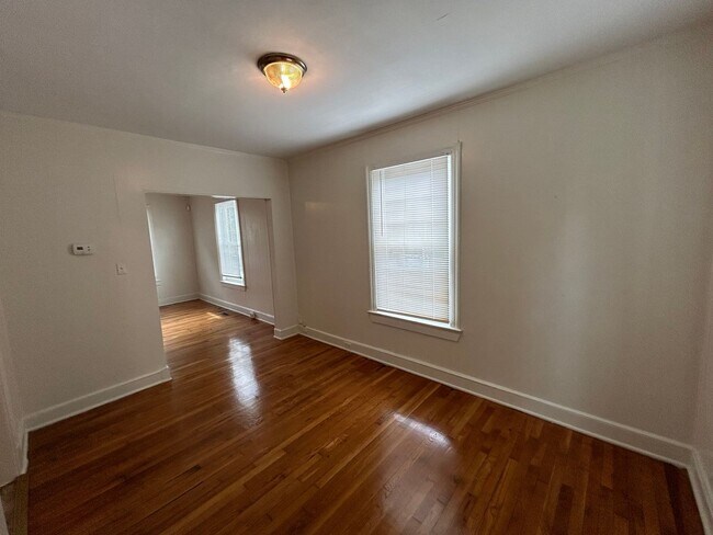 Building Photo - 1609 W Club Blvd