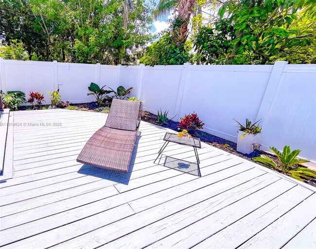 Building Photo - 4420 NW 30th Ct