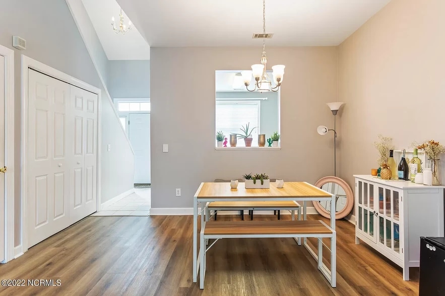 Building Photo - 5006 Carleton Dr