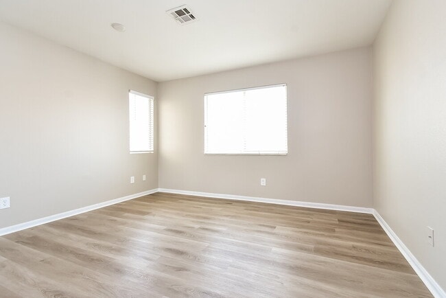 Building Photo - 3920 Wainscot Ct