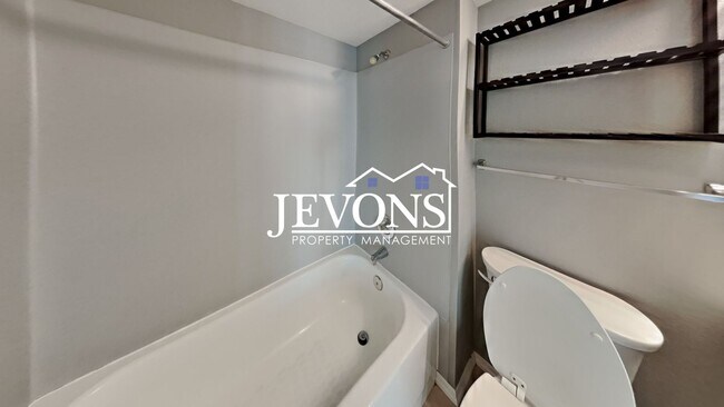 Building Photo - Stunning property in the heart of Seattle!