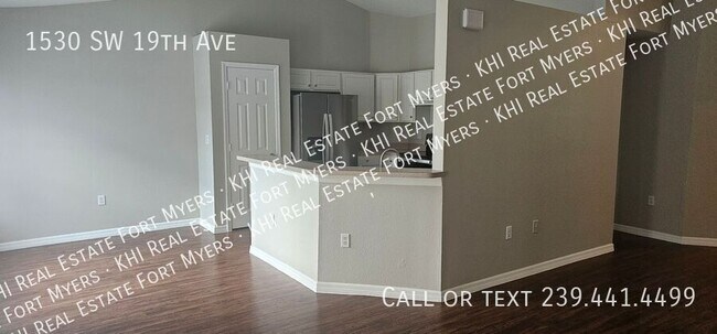 Building Photo - 1530 SW 19th Ave