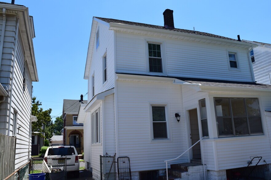 Building Photo - 89 Lowell St