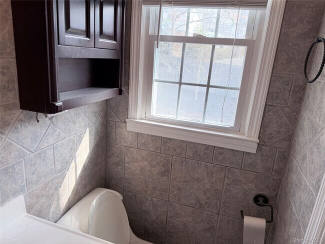 Building Photo - 12 Juniper Ln