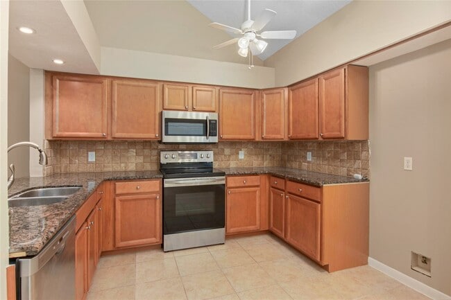 Building Photo - 3435 Beech Point Dr