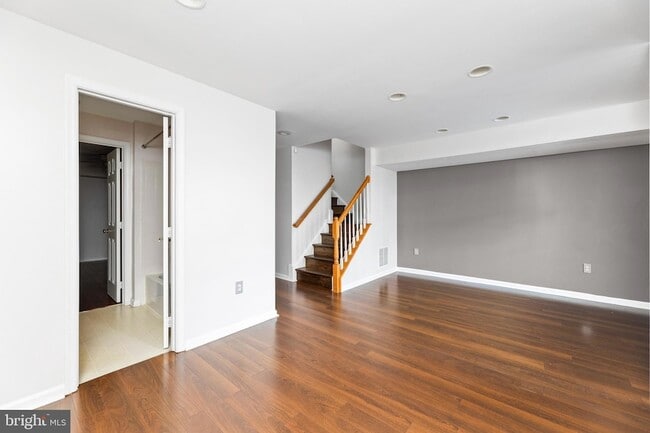 Building Photo - 3343 Cape May Ct