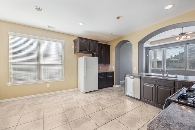 Building Photo - 204 Echo Brook Ln