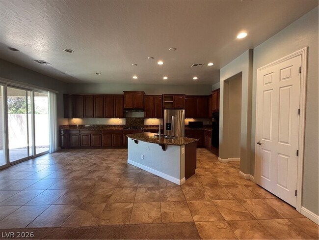 Building Photo - 8225 Broad Peak Dr