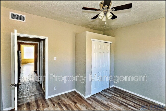 Building Photo - 615 Arizona Ave