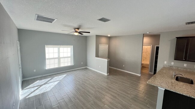 Building Photo - GORGEOUS Bedroom, 2 Bathroom Home in Palm Bay!!