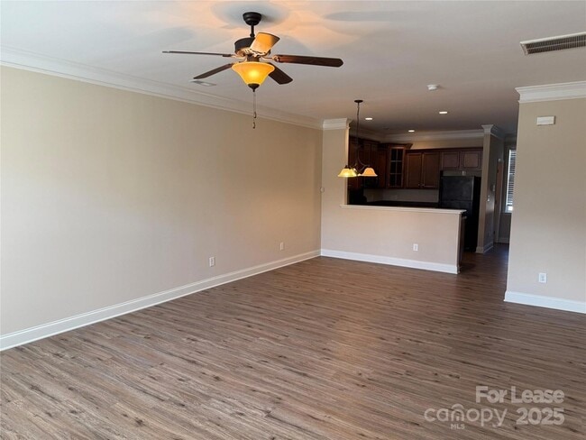 Building Photo - 371 Beacon St NW