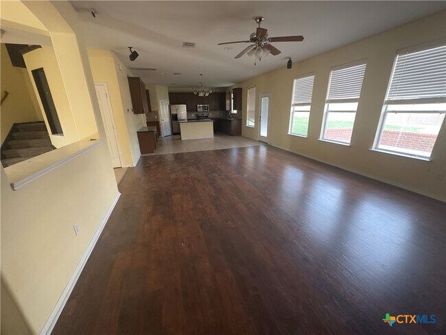 Building Photo - 2617 White Moon Dr