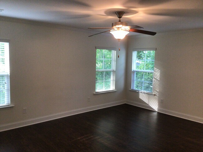 Building Photo - 132 McKelvey Pl