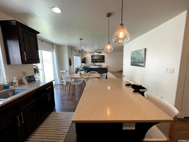 Building Photo - 616 W 4050 N