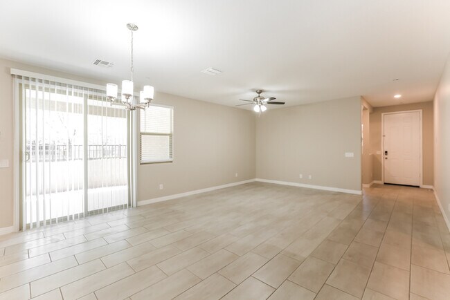 Building Photo - 6851 E Posada Cir