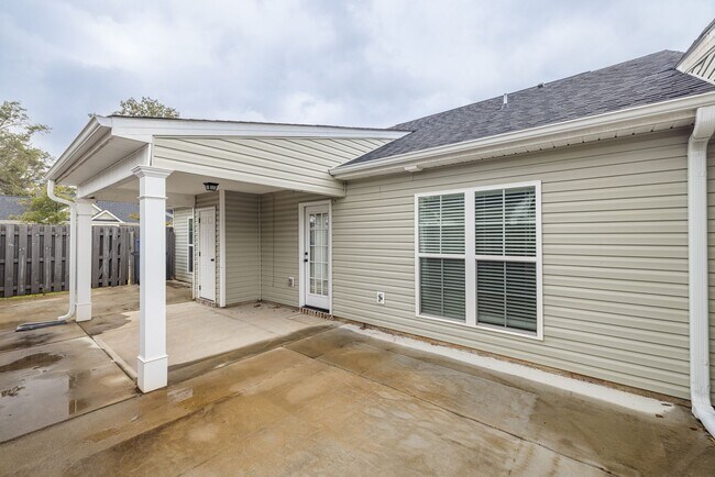 Building Photo - 1043 Wildfire Cir