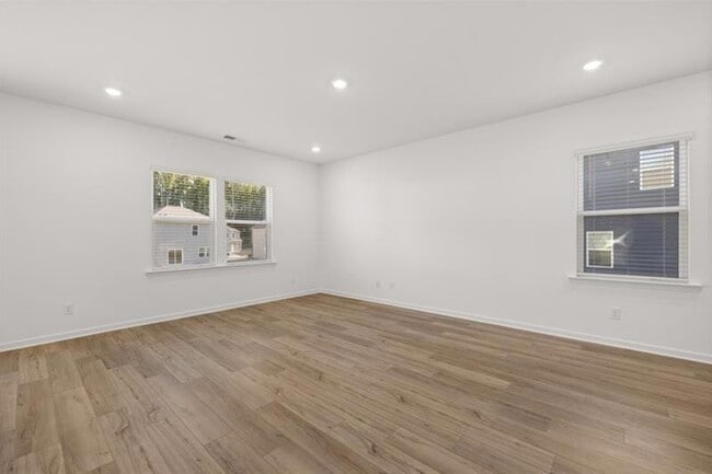 Building Photo - 458 Red Dragon Dr