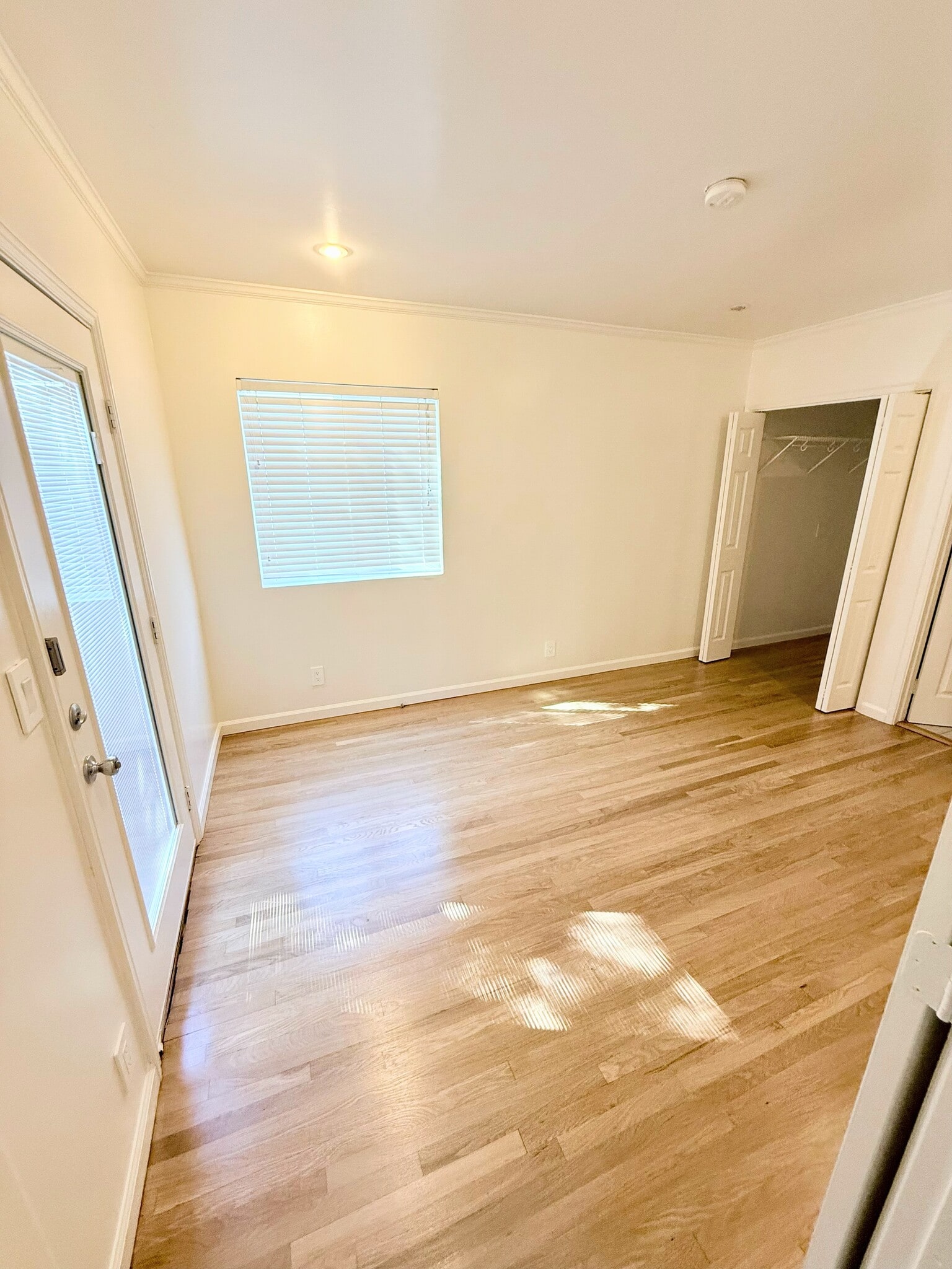 Building Photo - 17429 Burbank Blvd