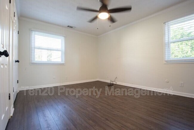 Building Photo - 2813 Edgewood Rd