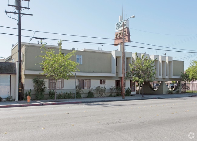 Primary Photo - Fountain Apartments