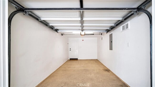 Building Photo - 431 Iris Ave