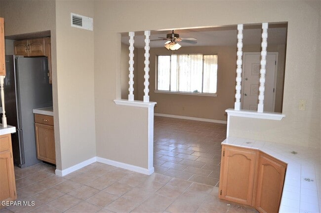 Building Photo - 10416 Lambda Dr