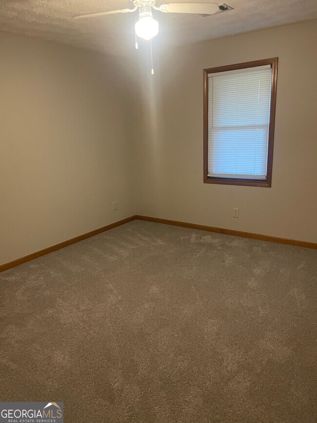 Building Photo - 3449 Creekwood Dr SE