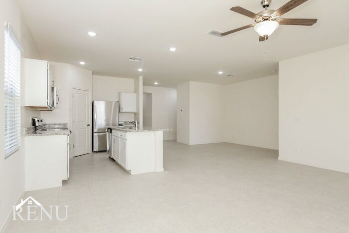 Building Photo - 35326 W San Capistrano Ave