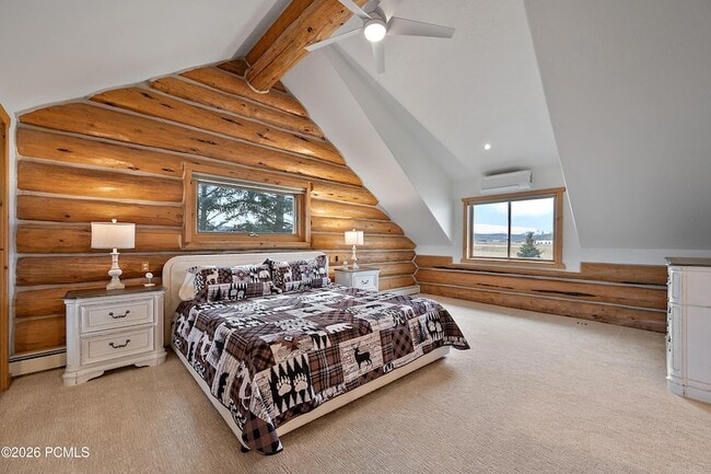 Building Photo - 948 S Foothill Dr