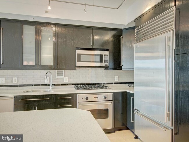 Building Photo - 1111 19th St N