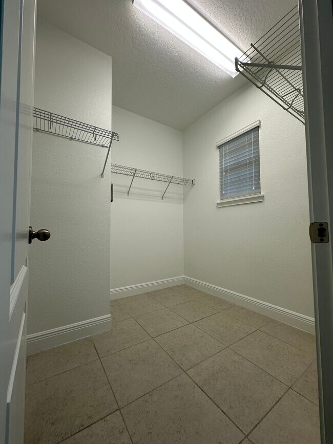 Building Photo - 15479 Sugar Citrus Dr