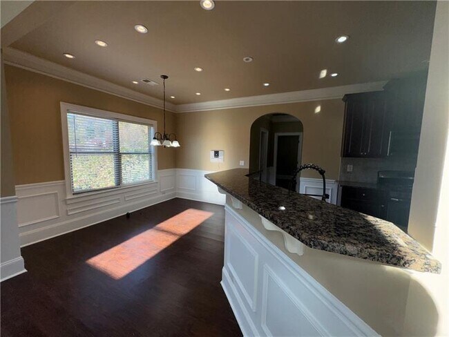 Building Photo - 352 Plymstock Dr