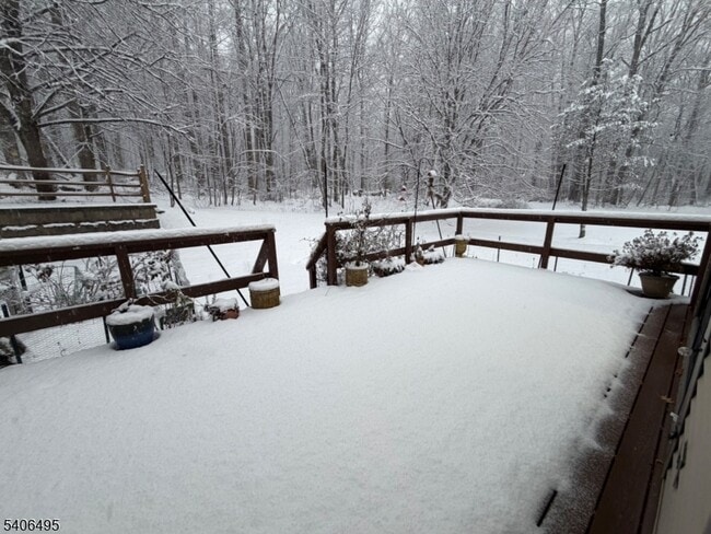 Building Photo - 41 Manor Dr