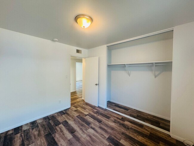 Building Photo - Exquisite 4-Bedroom Remodeled Retreat in t...