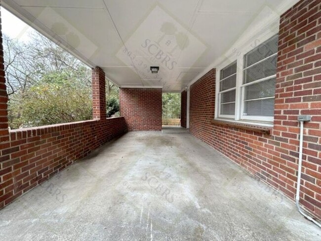 Building Photo - 2915 N Beltline Blvd