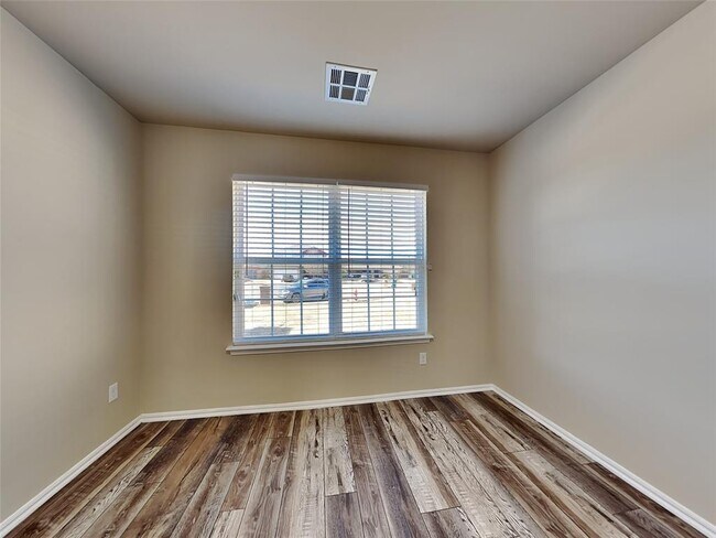 Building Photo - 2716 Demotte Dr