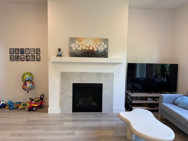 Building Photo - Modern and Immaculate 4-Bedroom Bethany Home with Designer Finishes and Fenced Yard
