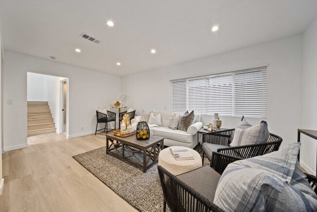 Building Photo - 11946 Aneta St