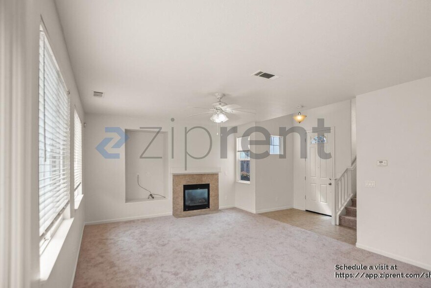 Building Photo - 169 Maidenhair St