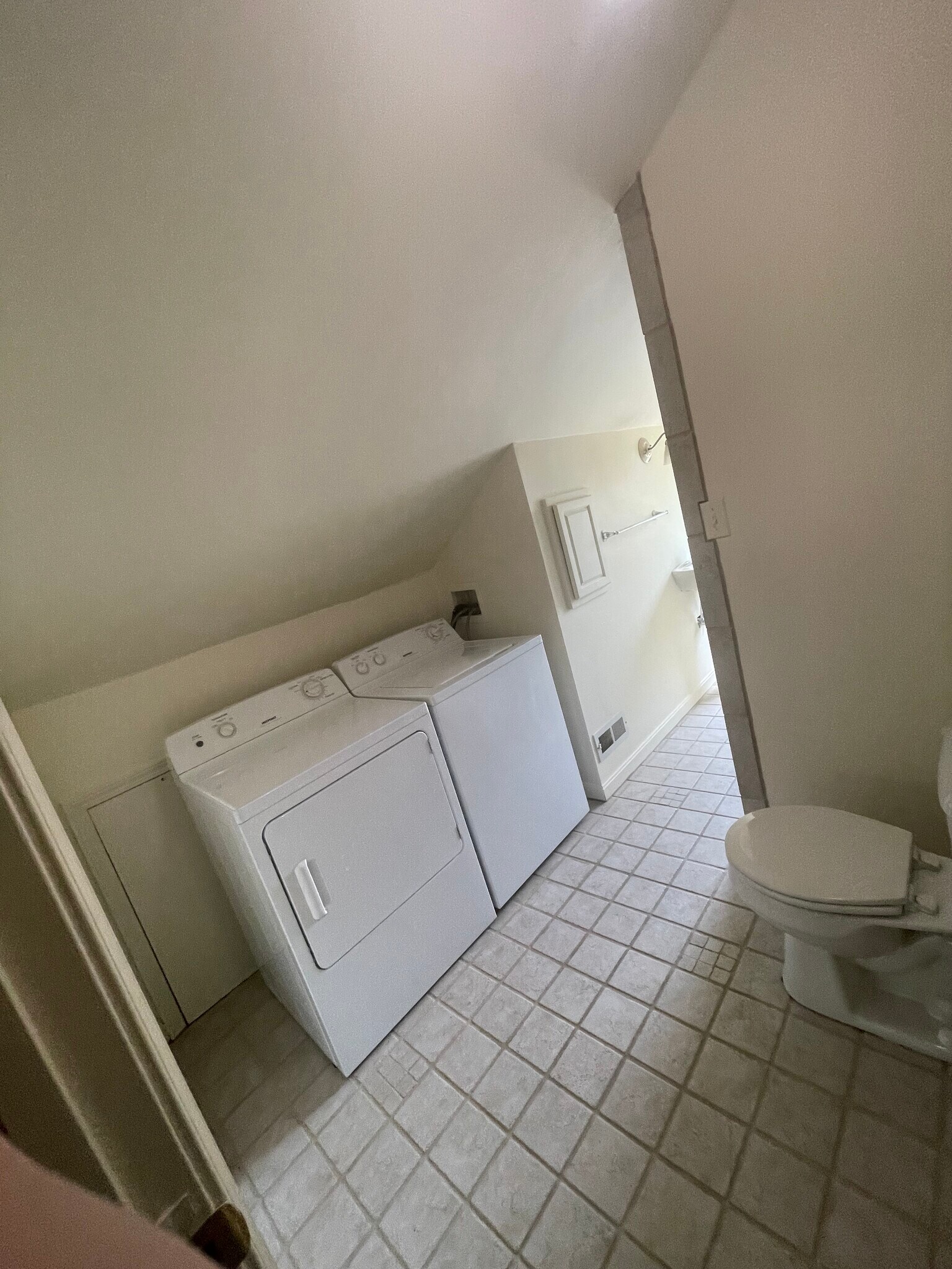 Building Photo - 705 Rubel Ave