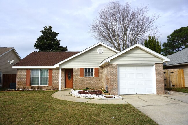 Primary Photo - 3/2 with a Sunroom in Gulf Breeze, FL!!