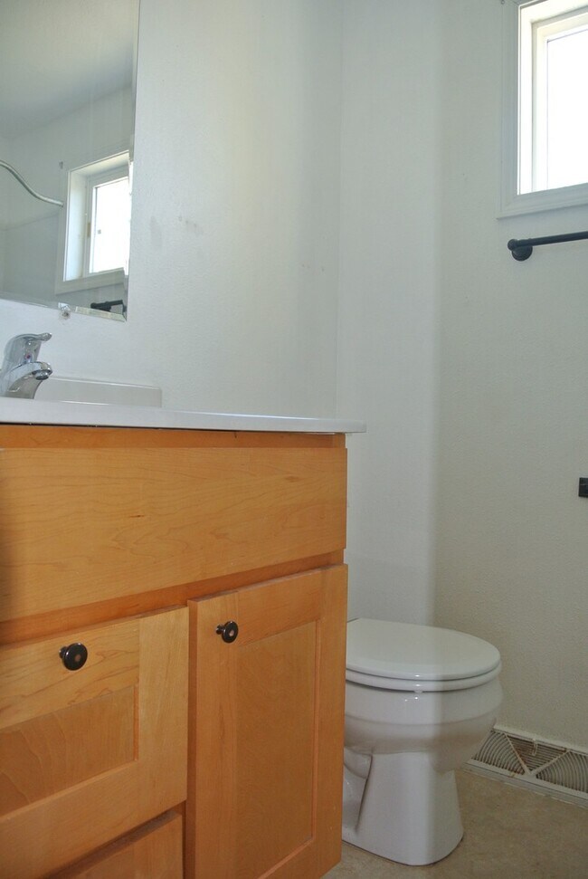 Building Photo - 109/111 21st St NW