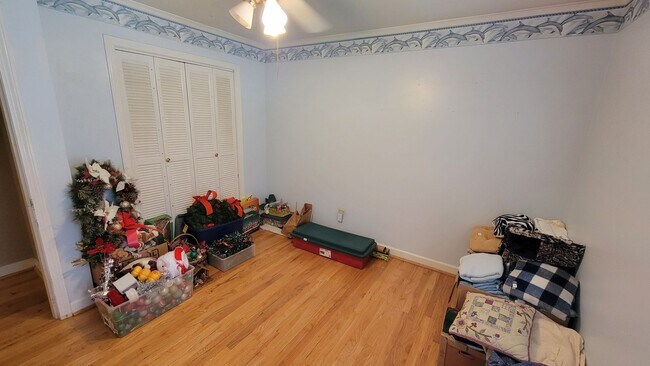 Building Photo - 4 Bed, 2.5 Bath Home Available in Taylors
