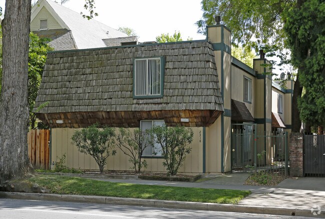 Primary Photo - 2318 Capitol Ave