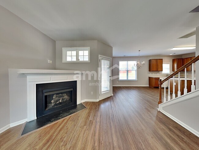 Building Photo - 209 Haywood Ln