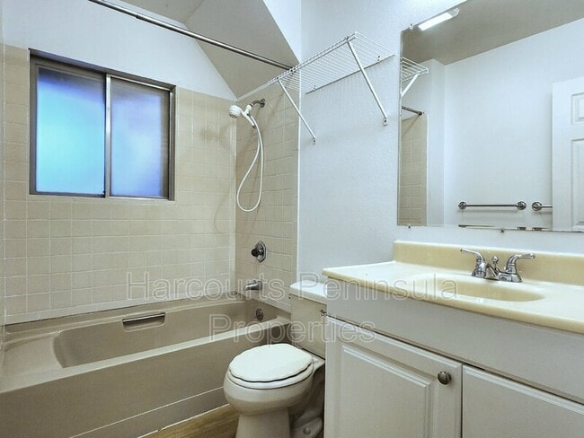 Building Photo - 573 Bridle View Ct NW