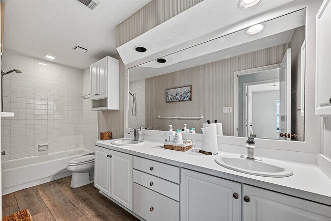 Building Photo - 150 Wisteria Walk Cir